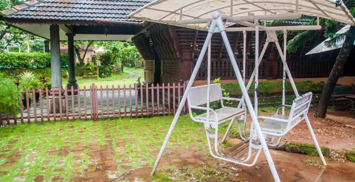 Pagoda Resorts Alappuzha Esterno foto