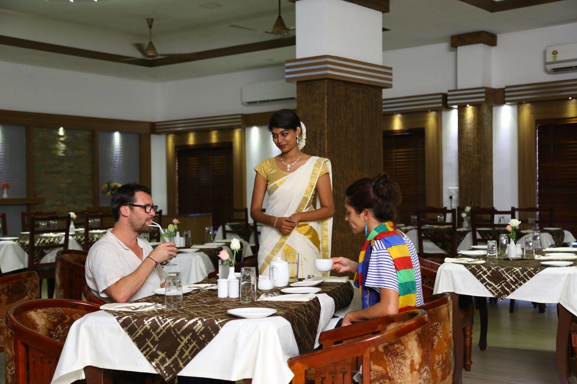 Pagoda Resorts Alappuzha Esterno foto