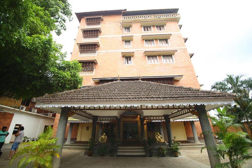 Pagoda Resorts Alappuzha Esterno foto
